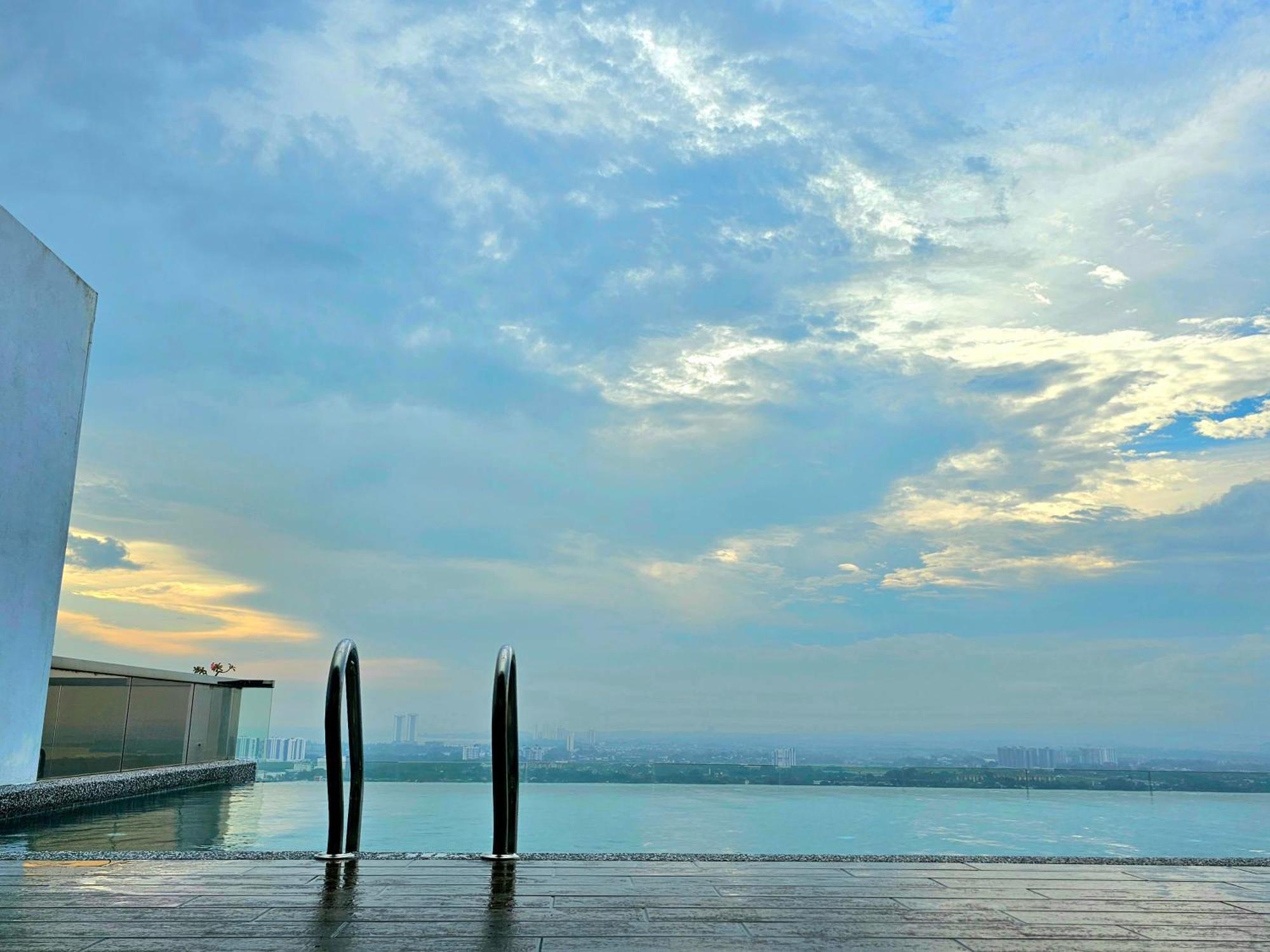 Quartz Paragon Suites Melaka By Ggm エクステリア 写真